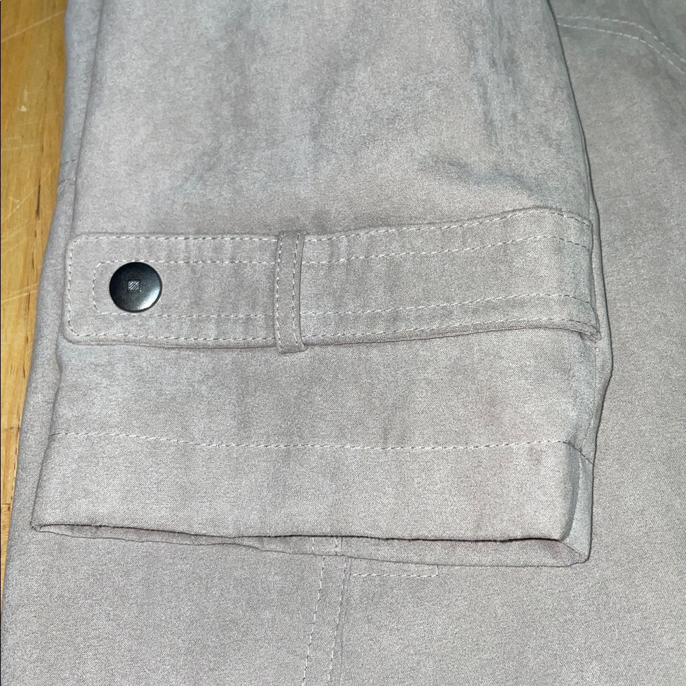 NWT Gallery Women's Tan Trench Coat. Removable liner and hood. Size Large. - Picture 13 of 15